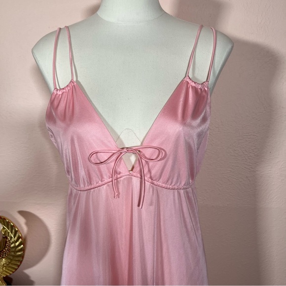 Vintage 1970 Mod Minimalist Pink Satin Feminine Long Slip Dress nightgown - Picture 4 of 16